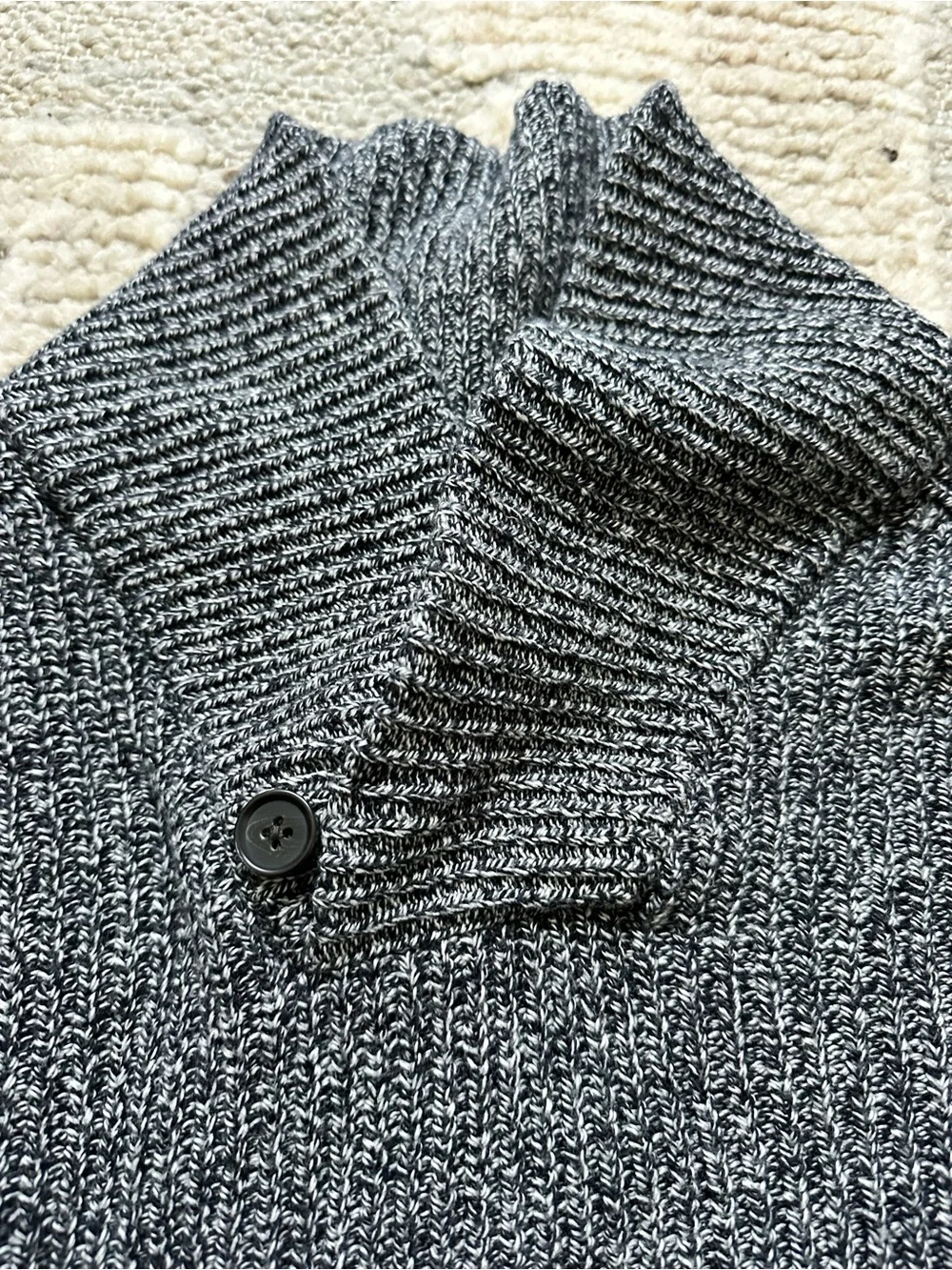 Banana Republic Men's V-Neck Heather Navy Sweater